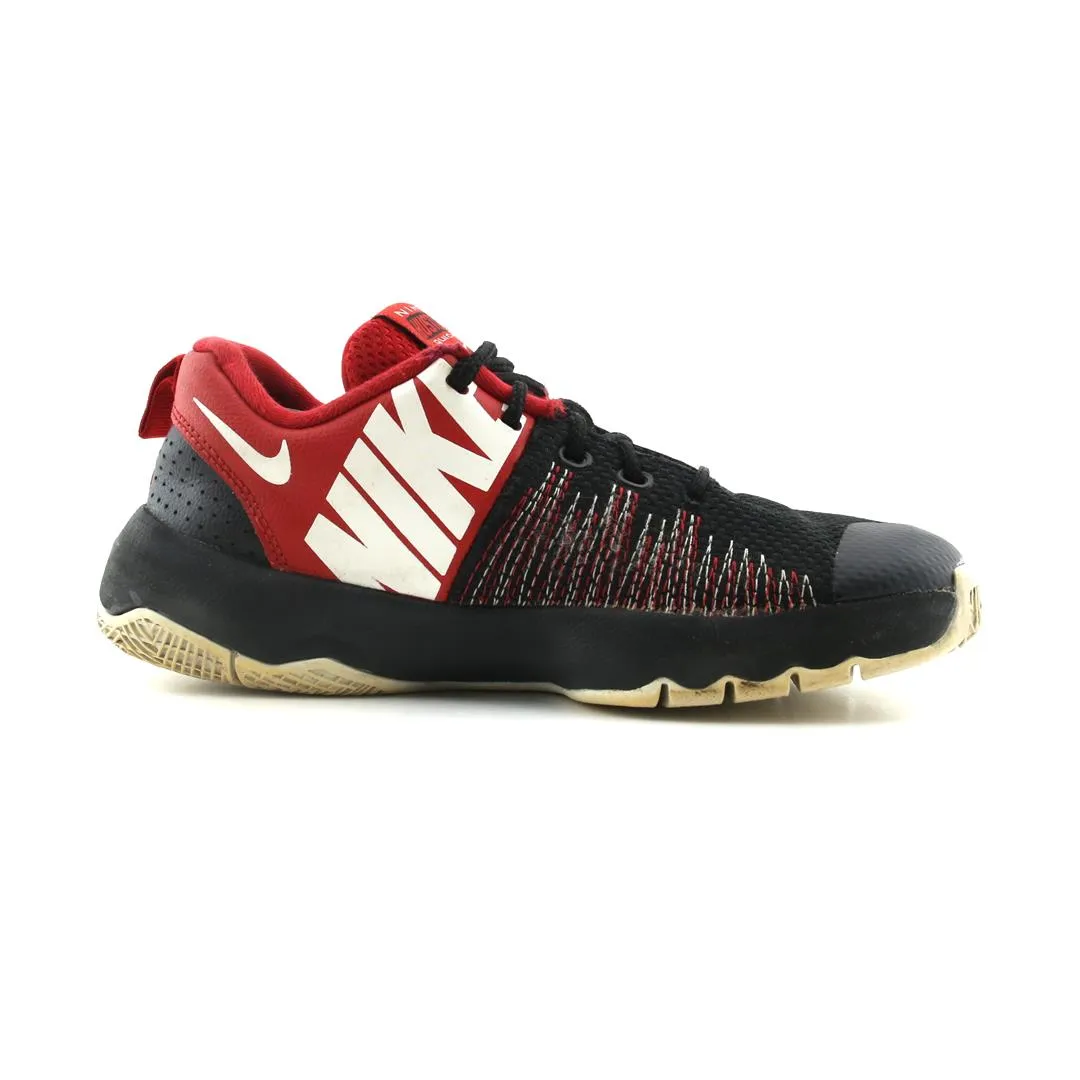 NIKE  TEAM HUSTLE QUICK